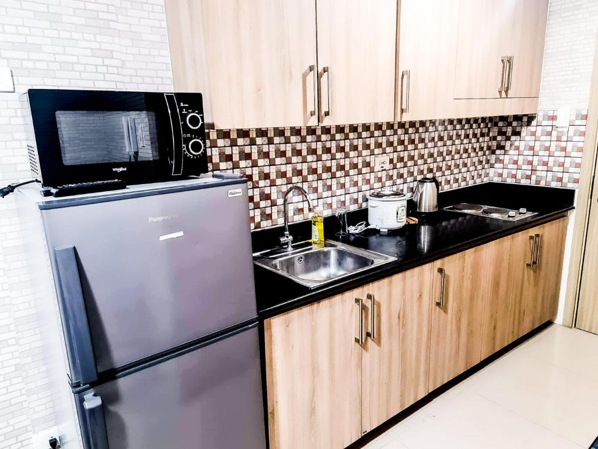 Sabina'S One Bedroom Condo At Shore Tower C Manila Luaran gambar